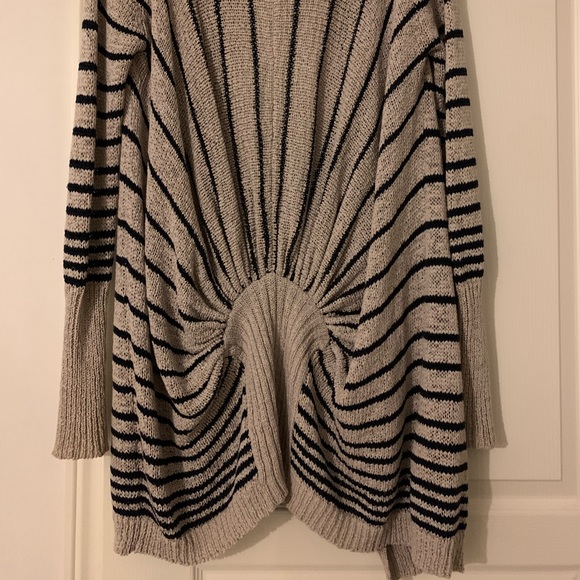 BCBG cardigan XS - Picture 1 of 3
